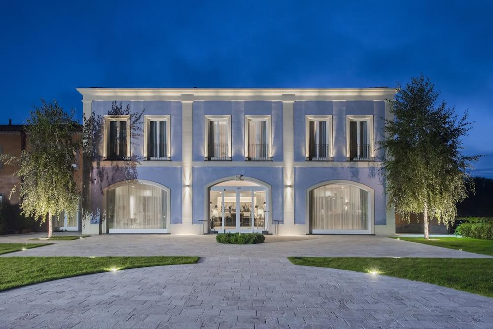 Hotel Neri & 5*
